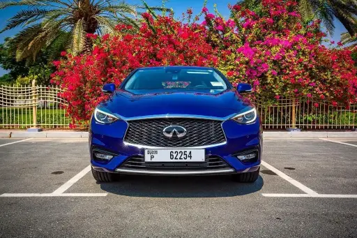 Infiniti Q30